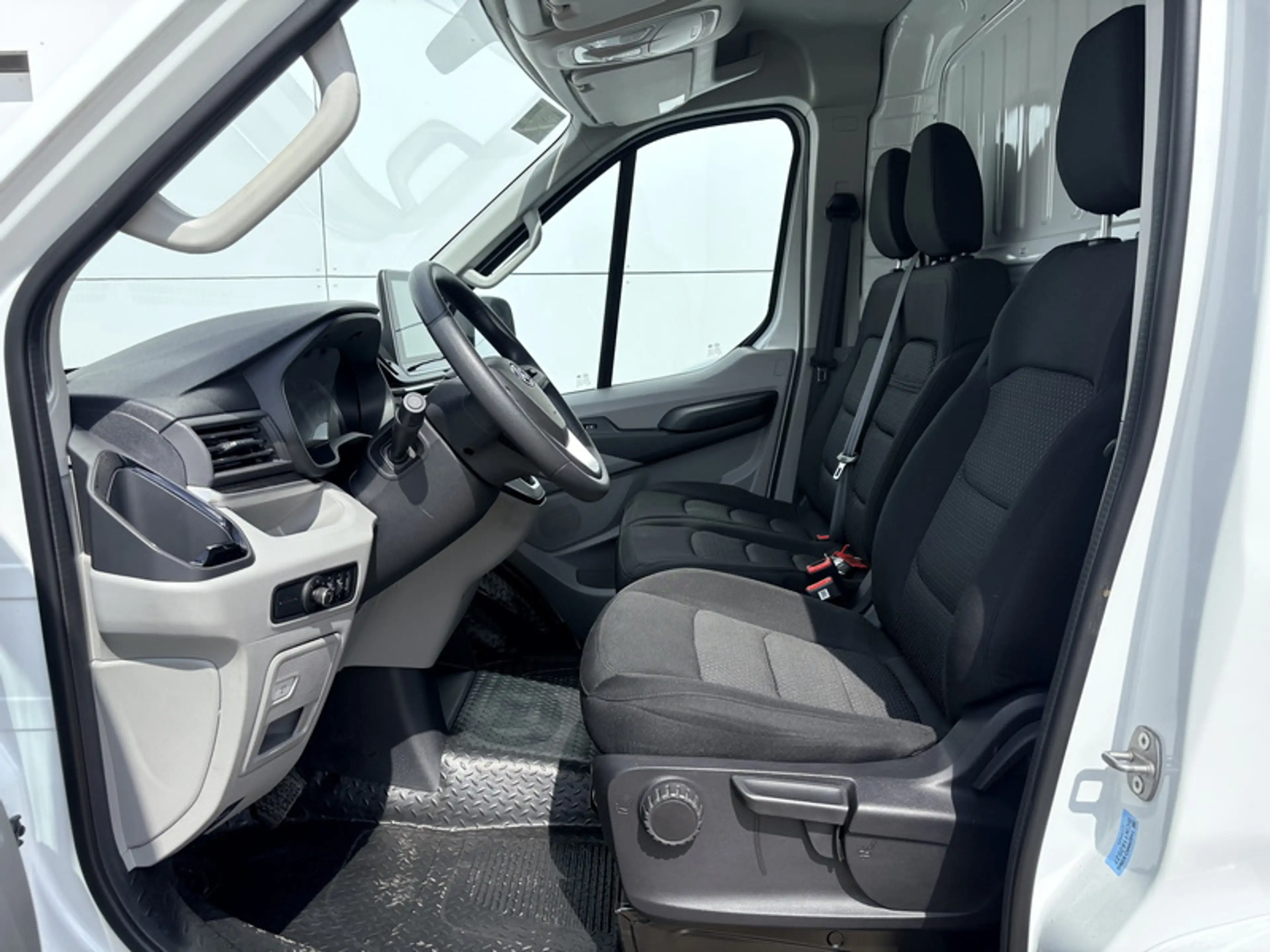 Maxus eDeliver 9 89 kWh 204PK L3H2 Elektrische Koelwagen Vriezer Du — photo 8