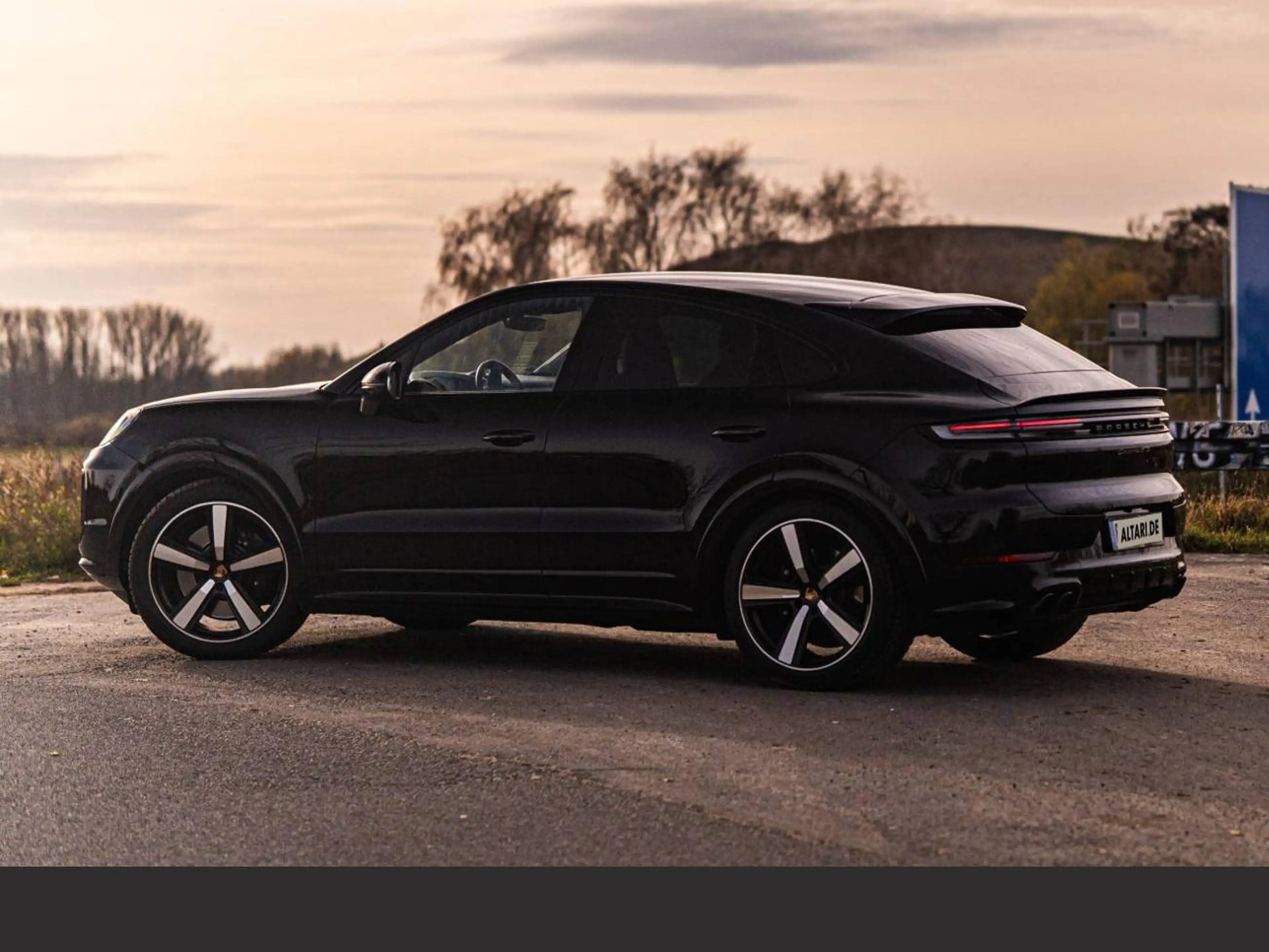 Porsche Cayenne Coupe GTS SportChrono Sport-Abgas HeadUp Standheiz — photo 8