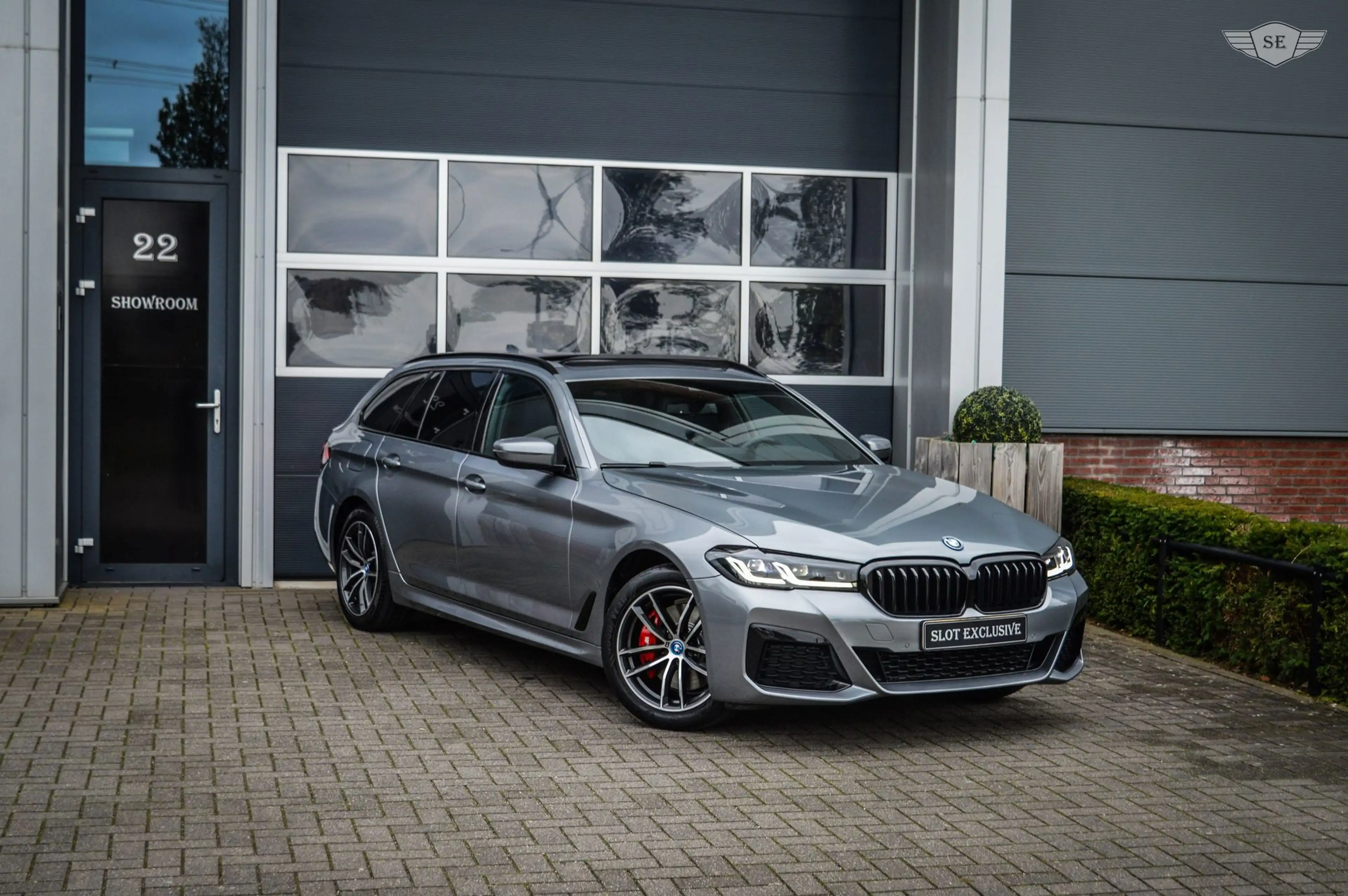 BMW 530 5-serie Touring 530e|EDITION PLUS|M-SPORT PRO|PANO — photo 2