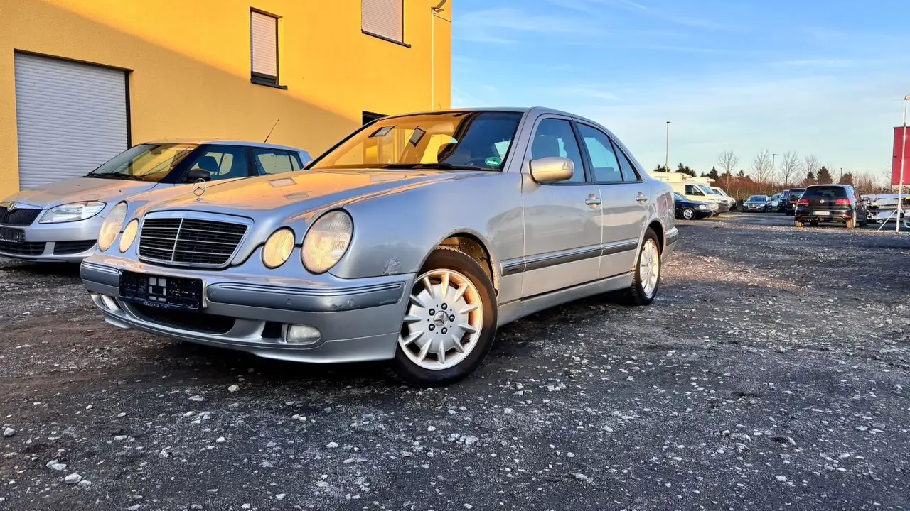 Mercedes-Benz E 240 ELEGANCE, foto 3
