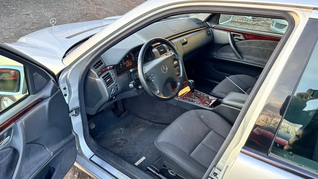 Mercedes-Benz E 240 ELEGANCE, foto 5