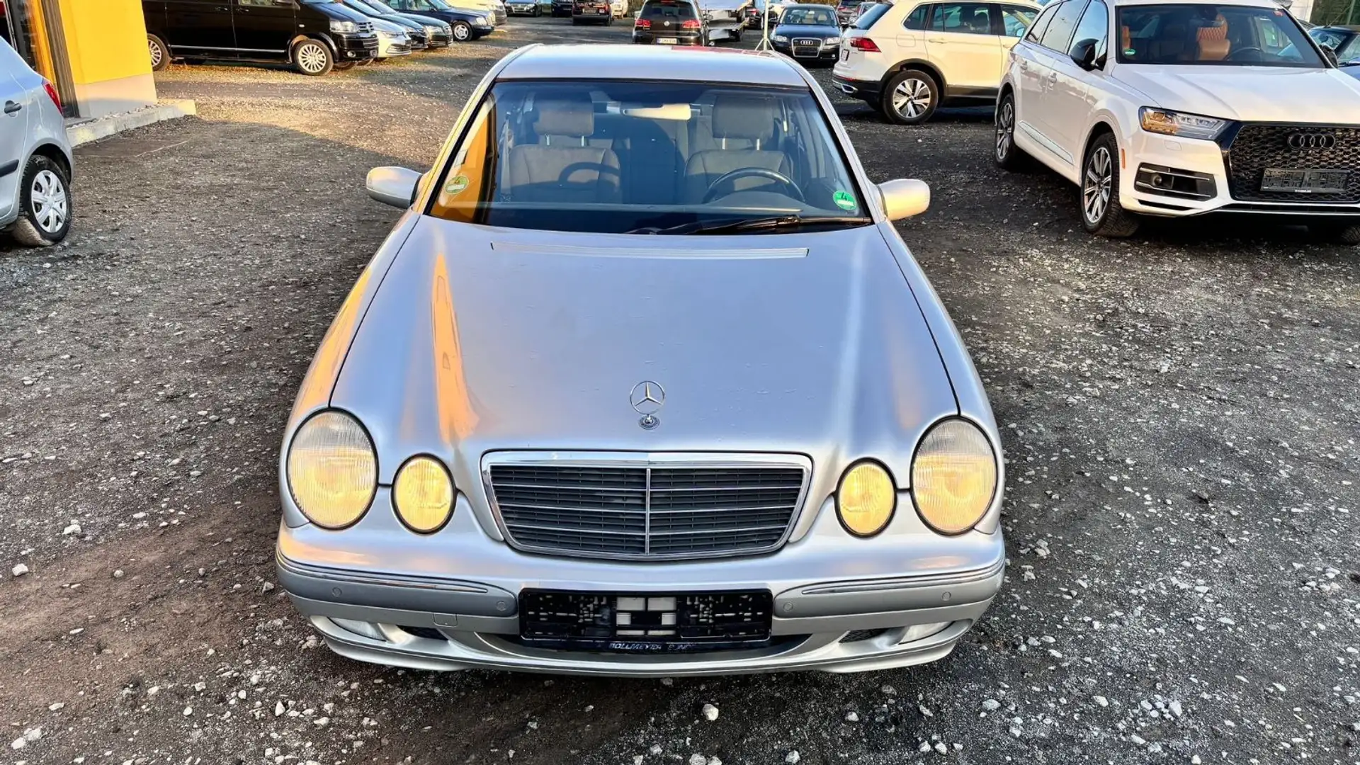 Mercedes-Benz E 240 ELEGANCE Silber - 2