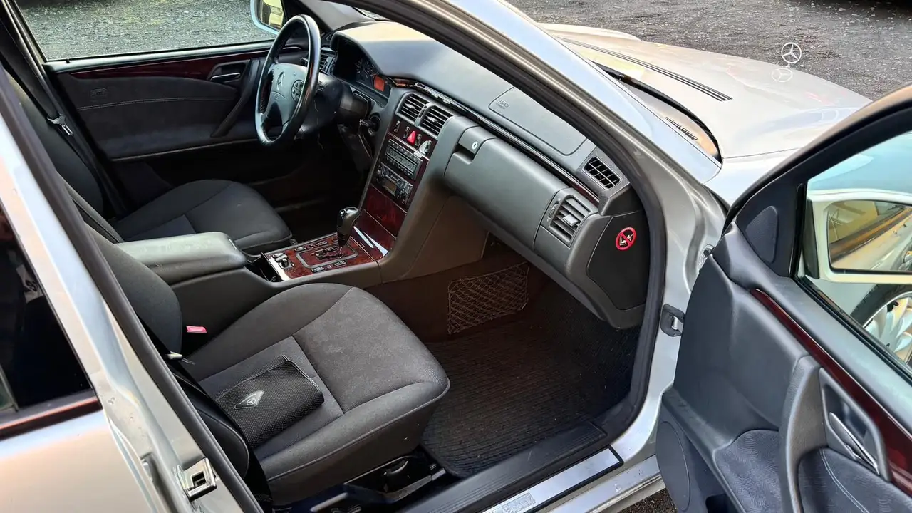Mercedes-Benz E 240 ELEGANCE, foto 10