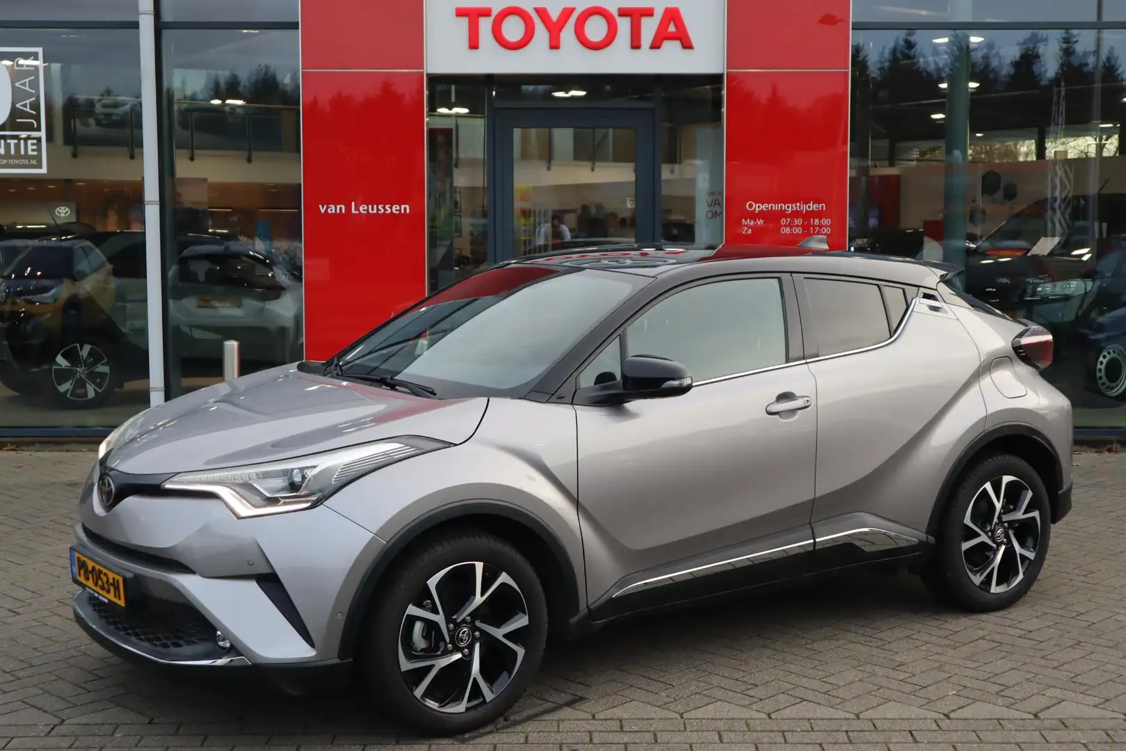 Toyota C-HR 1.2 BI-TONE PLUS AUTOMAAT LED-PAKKET STOEL/STUURVE Grau - 1