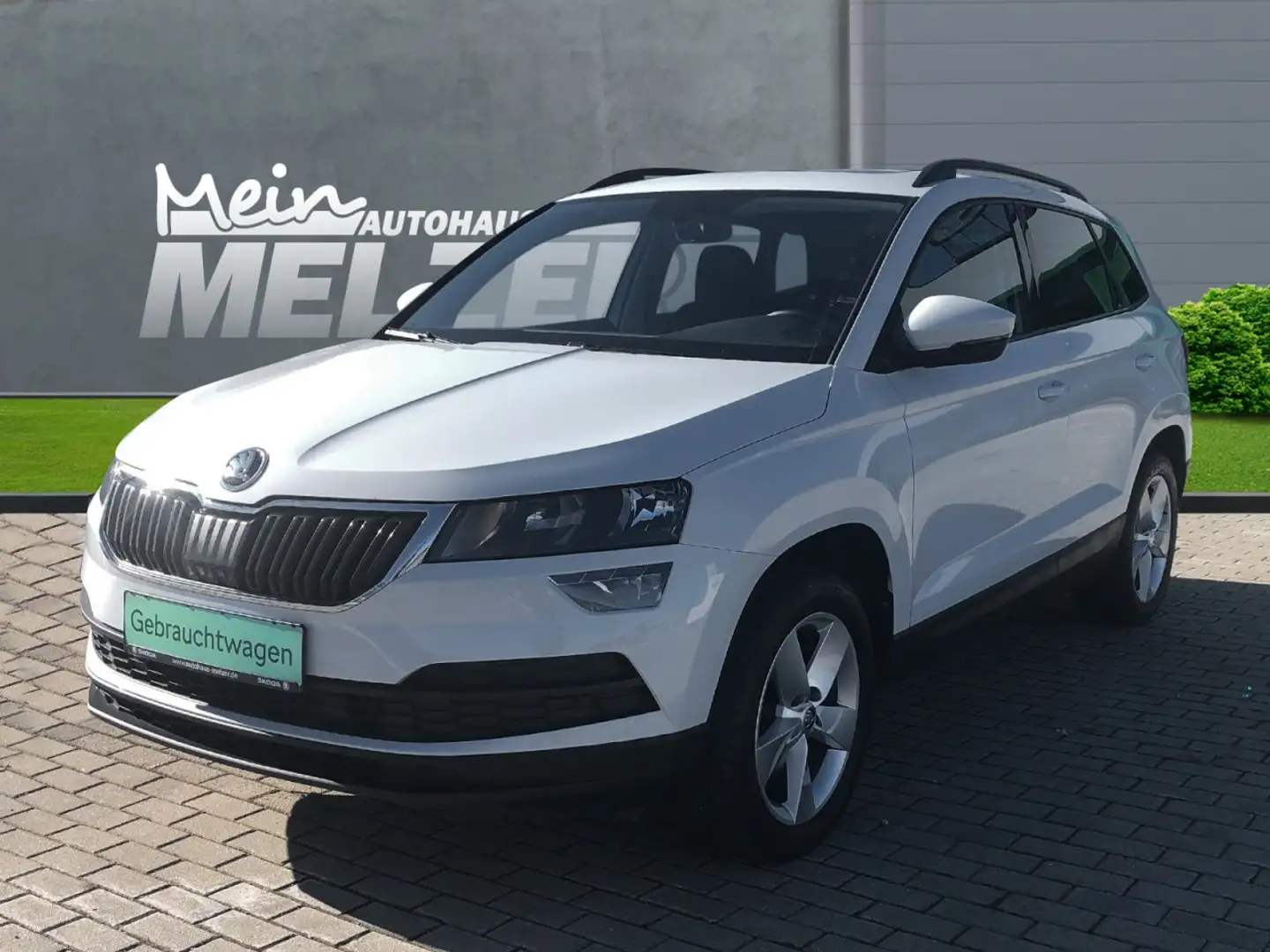 Skoda Karoq AMBITION 1.5 TSI NAVI+PANO+KLIMA+PDC+ALU Klima Weiß - 1