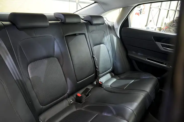 Jaguar XF 2.0 Diesel Prestige 2017, foto 18