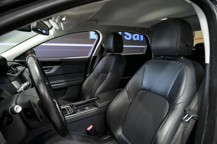 Jaguar XF 2.0 Diesel Prestige 2017, foto 9