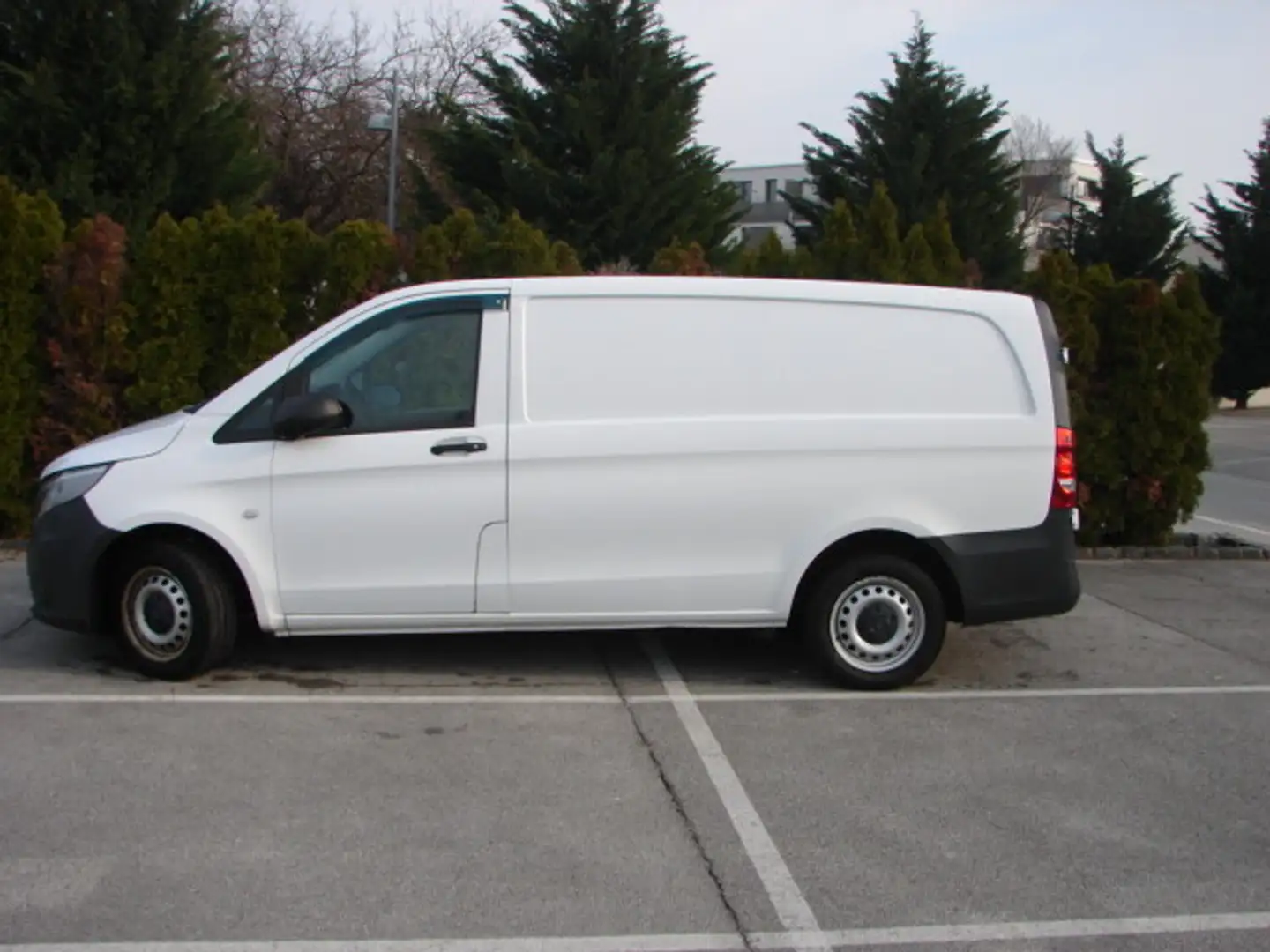 Mercedes-Benz Vito Vito 111 CDI lang Weiß - 2