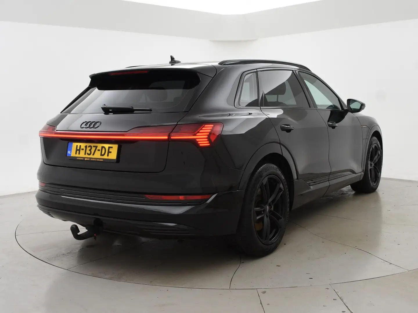 Audi e-tron 50 QUATTRO LAUCH EDITION ALL BLACK PACK + TREKHAAK Noir - 2