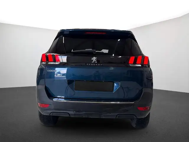 Peugeot 5008 view 4