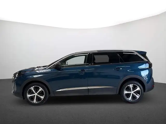 Peugeot 5008 view 5
