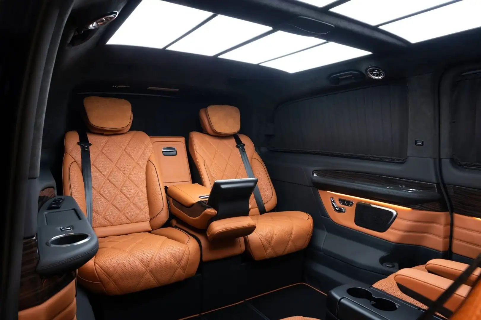 Mercedes-Benz V 300 d Aut. Luxury extralang Zwart - 1