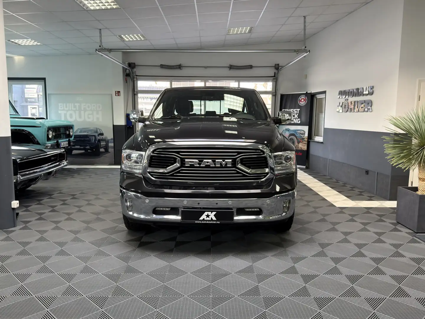 Dodge RAM 1500 Limited 5.7L V8, 1.H,deutsches FZ,Rambox, BakFlip, Unfallfrei Schwarz - 2