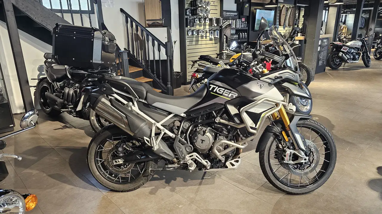 Triumph Tiger 900