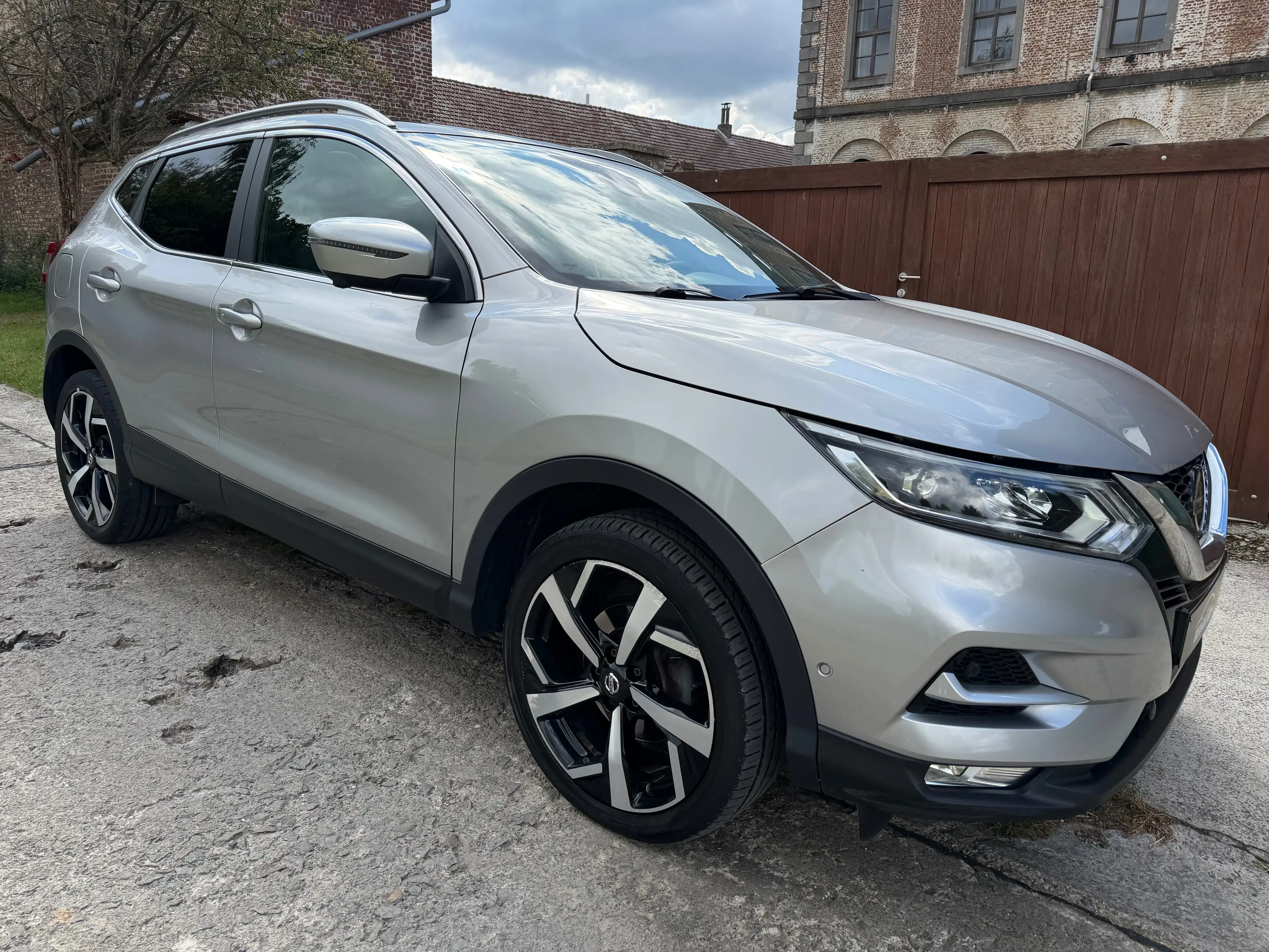 Nissan Qashqai 1.6 dCi Tekna Xtronic *PANO*GPS*CAM*