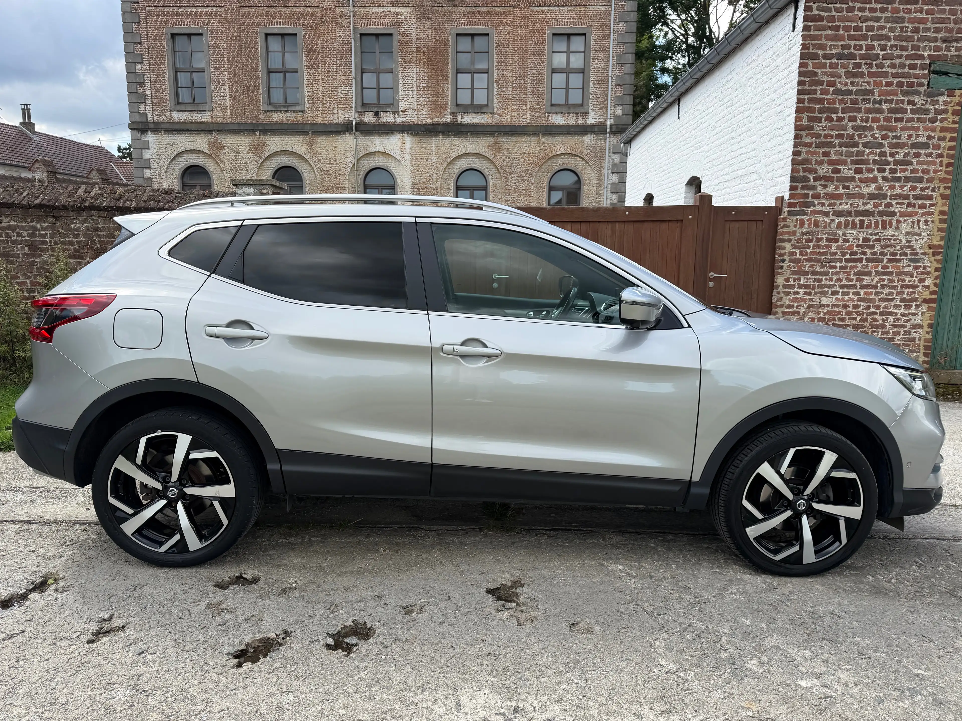 Nissan Qashqai 1.6 dCi Tekna Xtronic *PANO*GPS*CAM* — photo 2