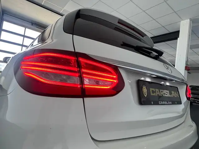 Mercedes-Benz C-Class view 8