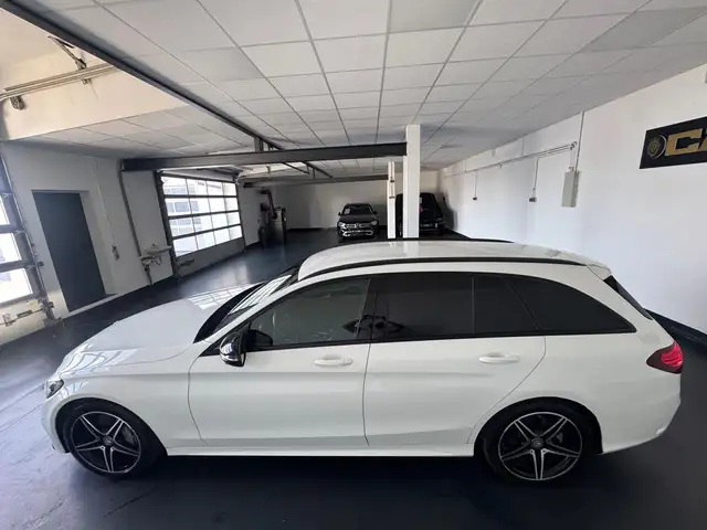 Mercedes-Benz C-Class view 5