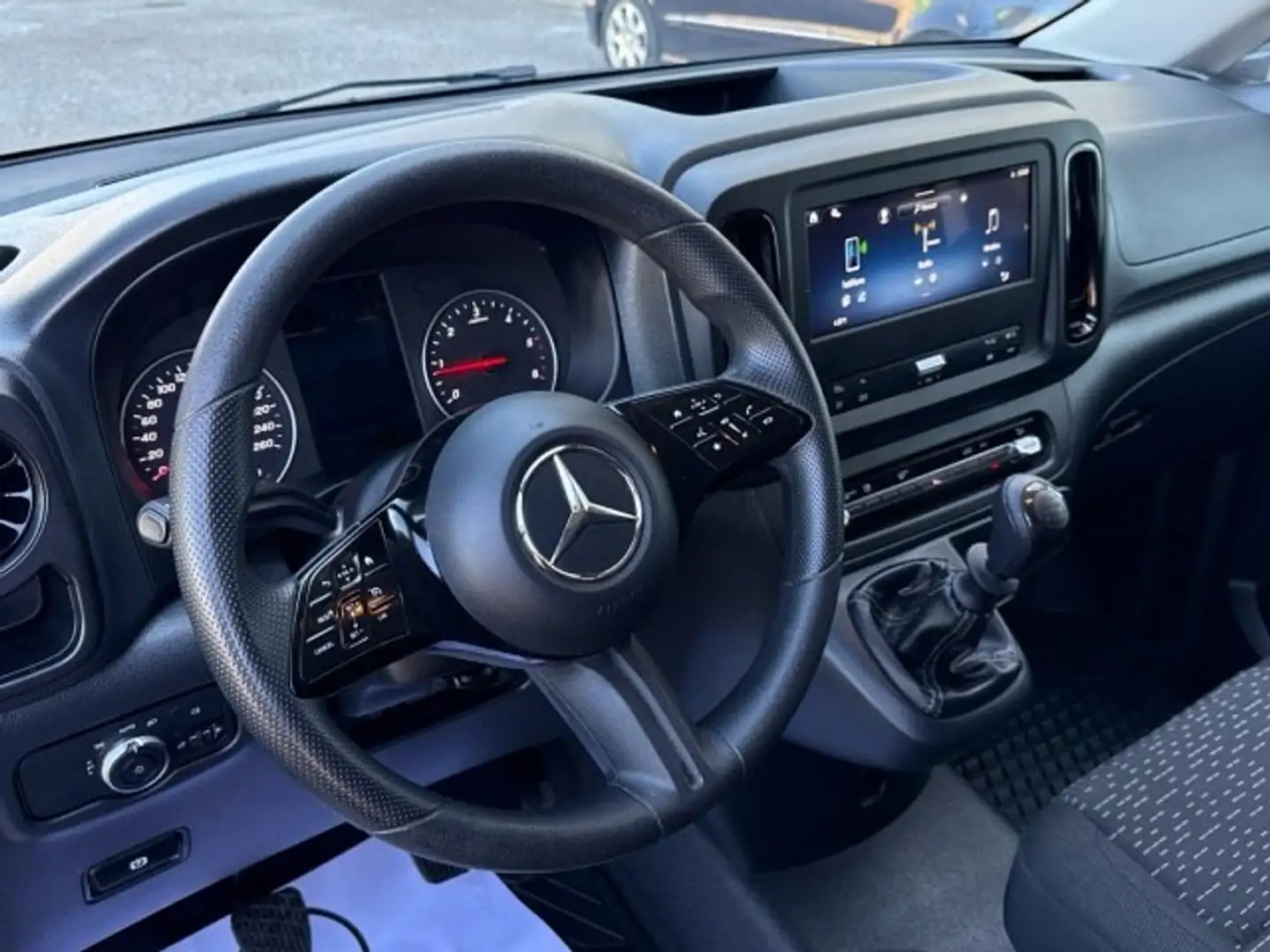 Mercedes-Benz Vito Furgón 114CDI Base Larga - 2