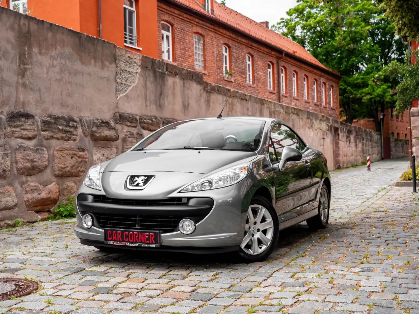 Peugeot 207 CC Cabrio-Coupe Filou AHK Grau - 1