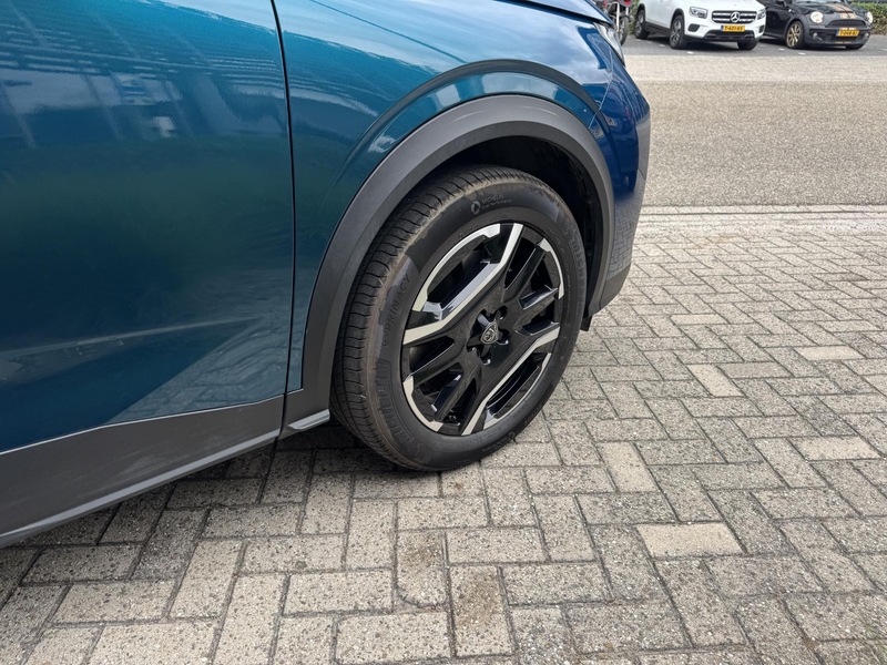 Peugeot 5008 1.6 Plug-in Hybrid 195 Allure 7p — photo 15