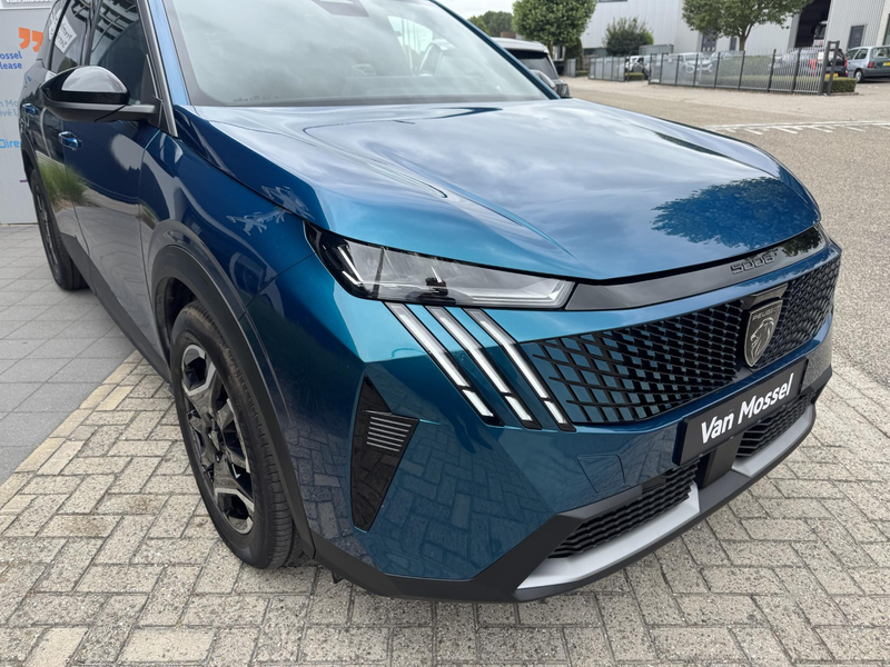 Peugeot 5008 1.6 Plug-in Hybrid 195 Allure 7p — photo 7