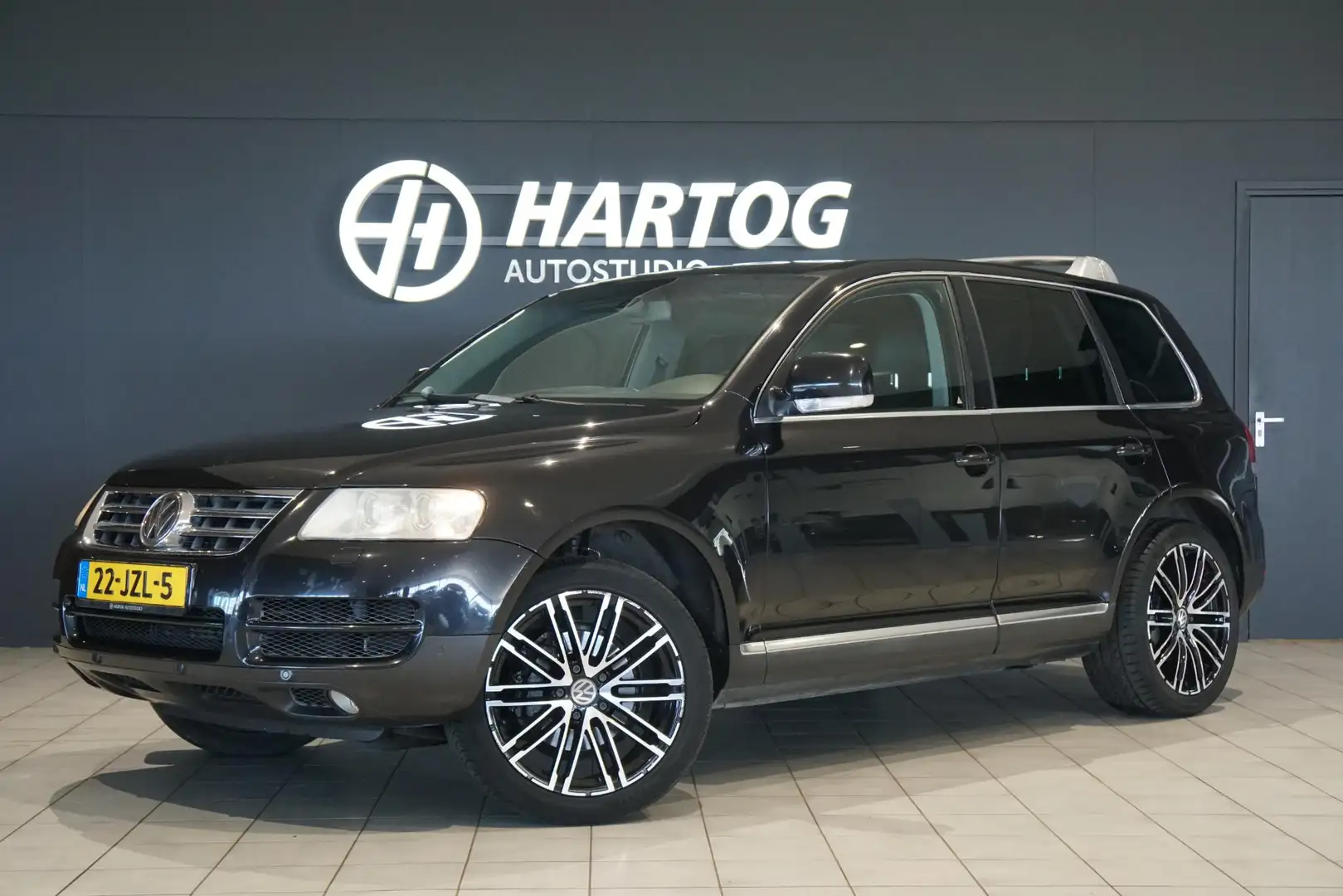 Volkswagen Touareg 4.2 V8 *YOUNGTIMER / TREKHAAK. Negro - 1