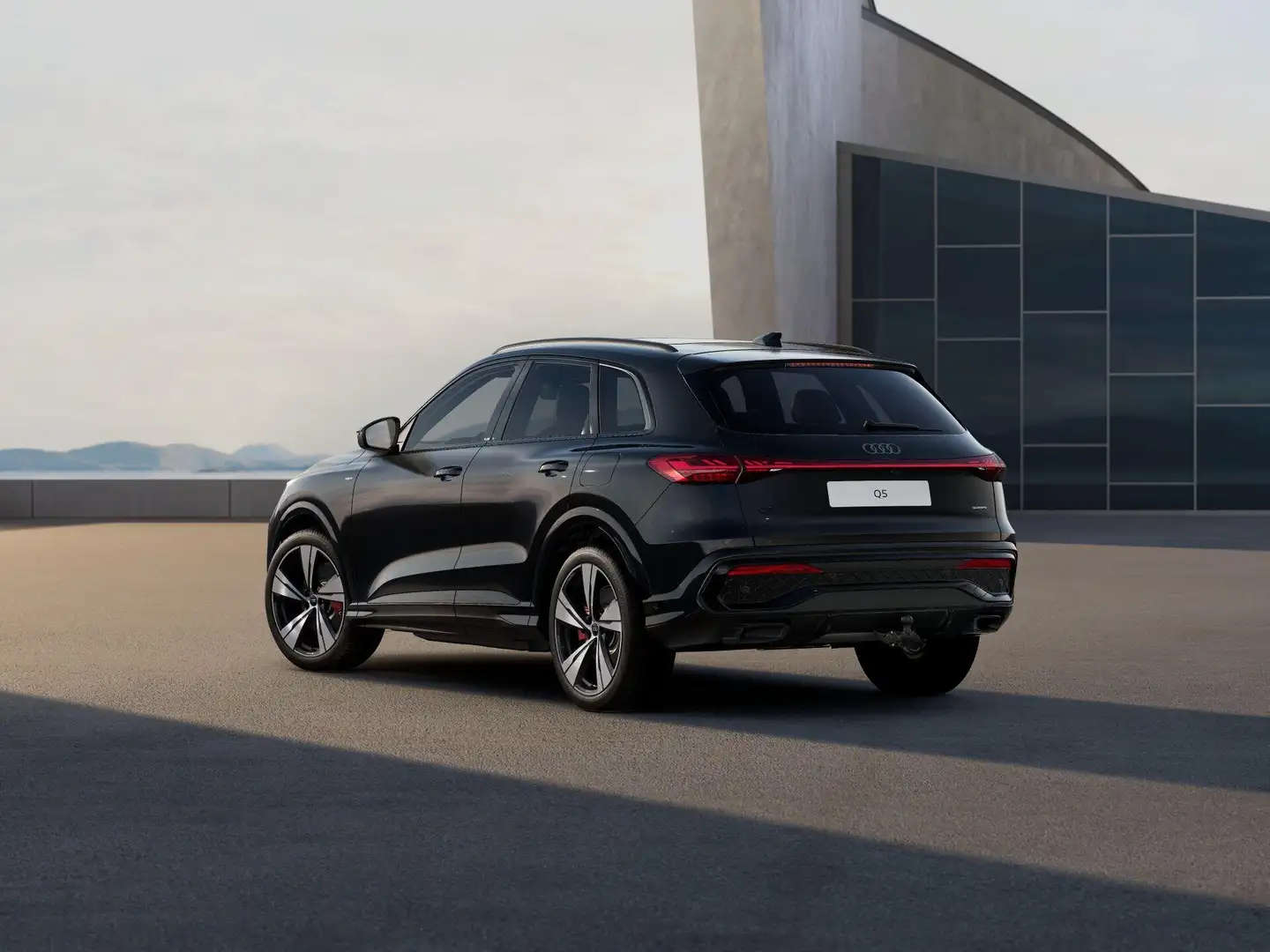 Audi Q5 2.0 TFSI e-hybrid quattro S Edition Competition | Zwart - 2