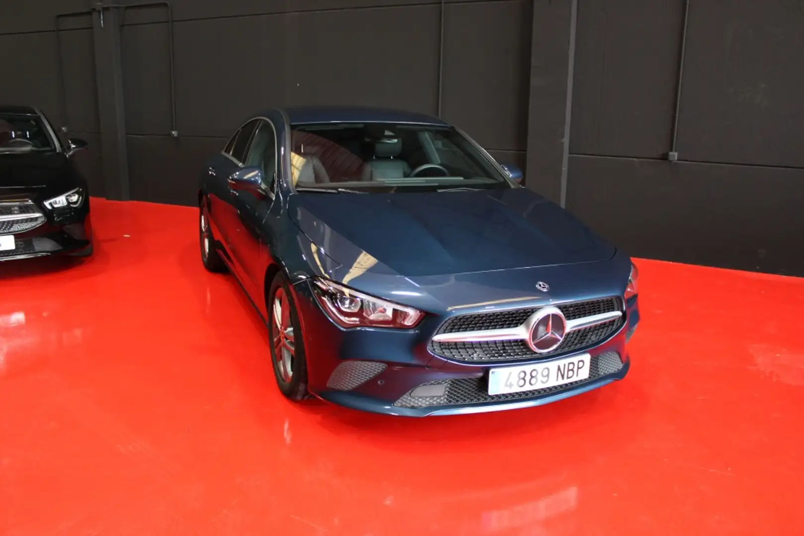 Mercedes-Benz CLA 180 Azul - 1