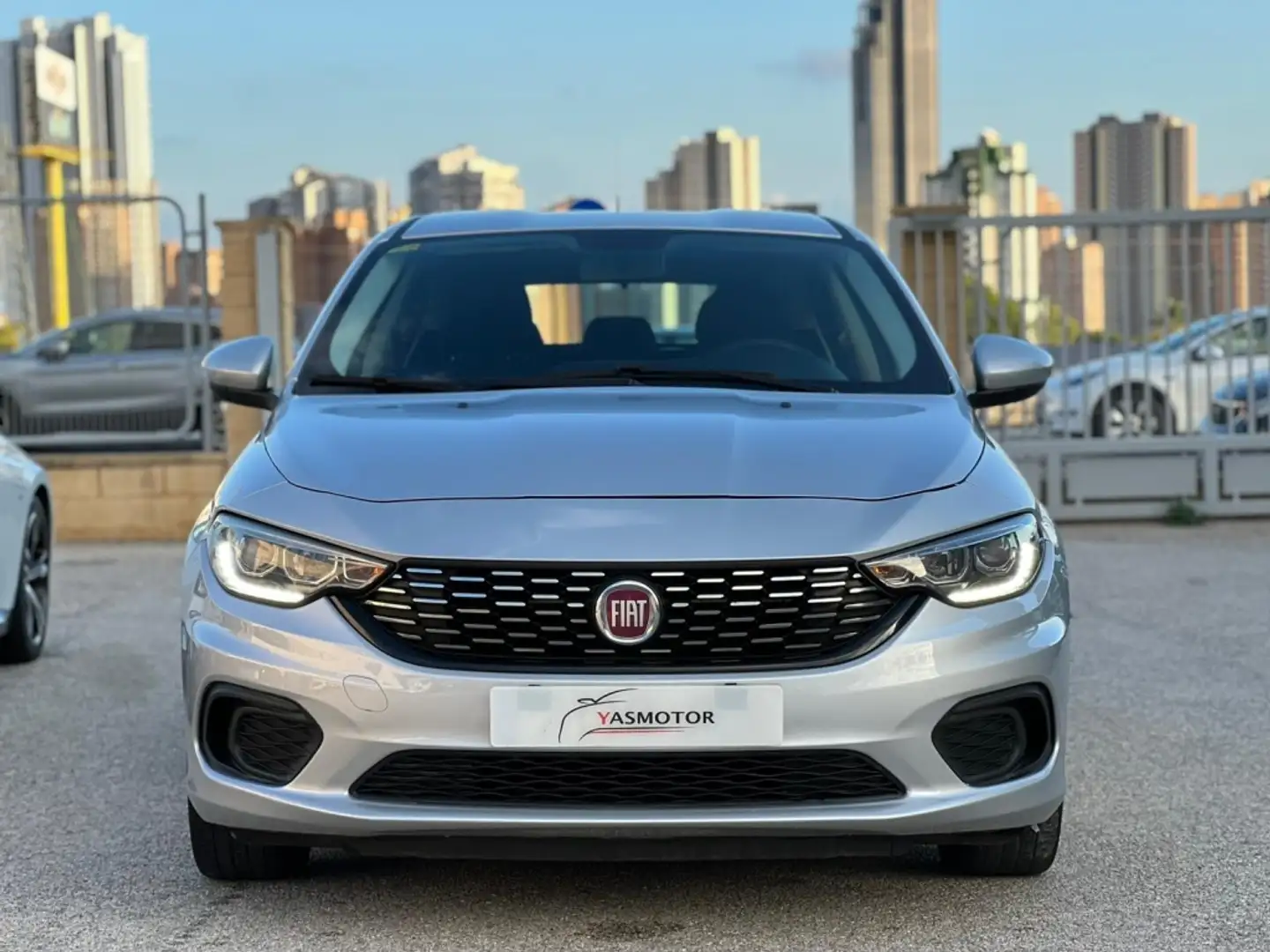 Fiat Tipo 1.4 Easy Grijs - 2