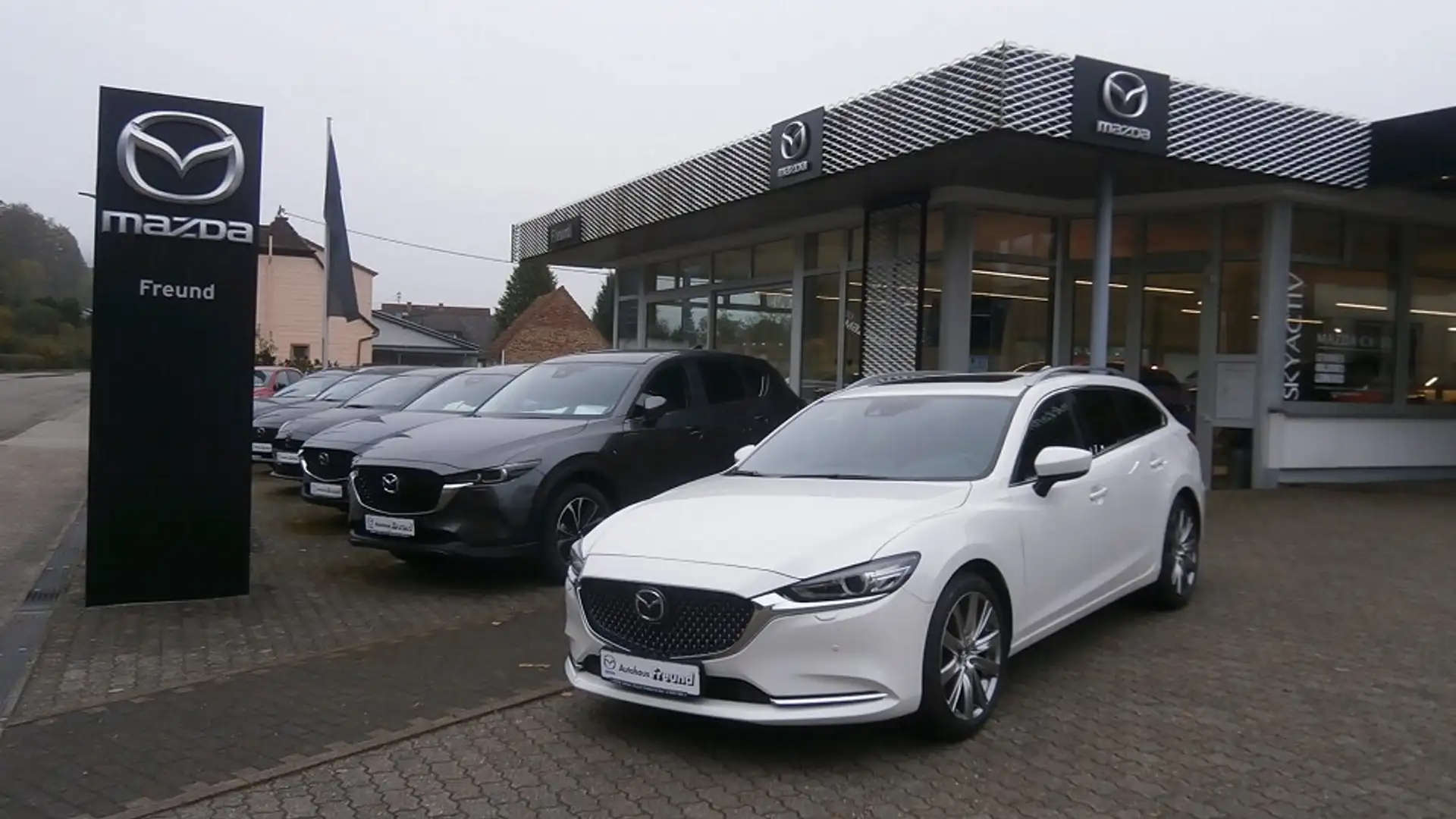 Mazda 6 2.5L SKYACTIV G 194 TAKUMI SUNR Weiß - 2