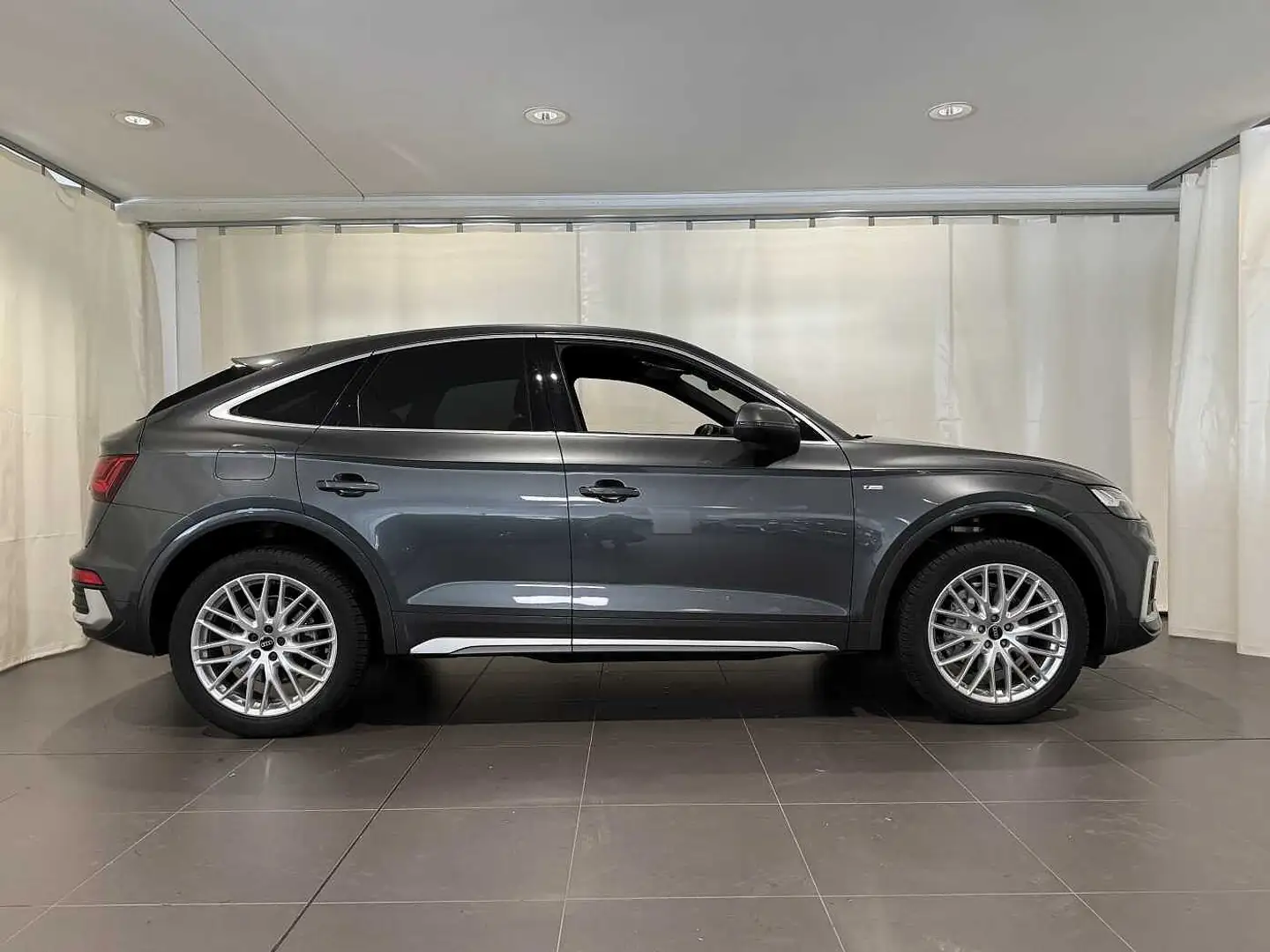 Audi Q5 2ª serie SPB 40 TDI quattro S tronic S line plus Grigio - 2
