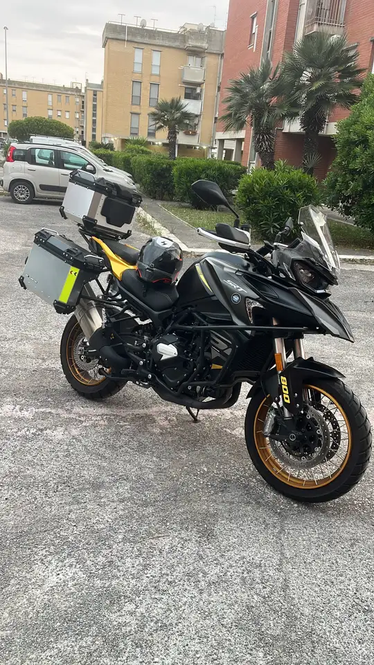 QJ Motor SRT 900 SX