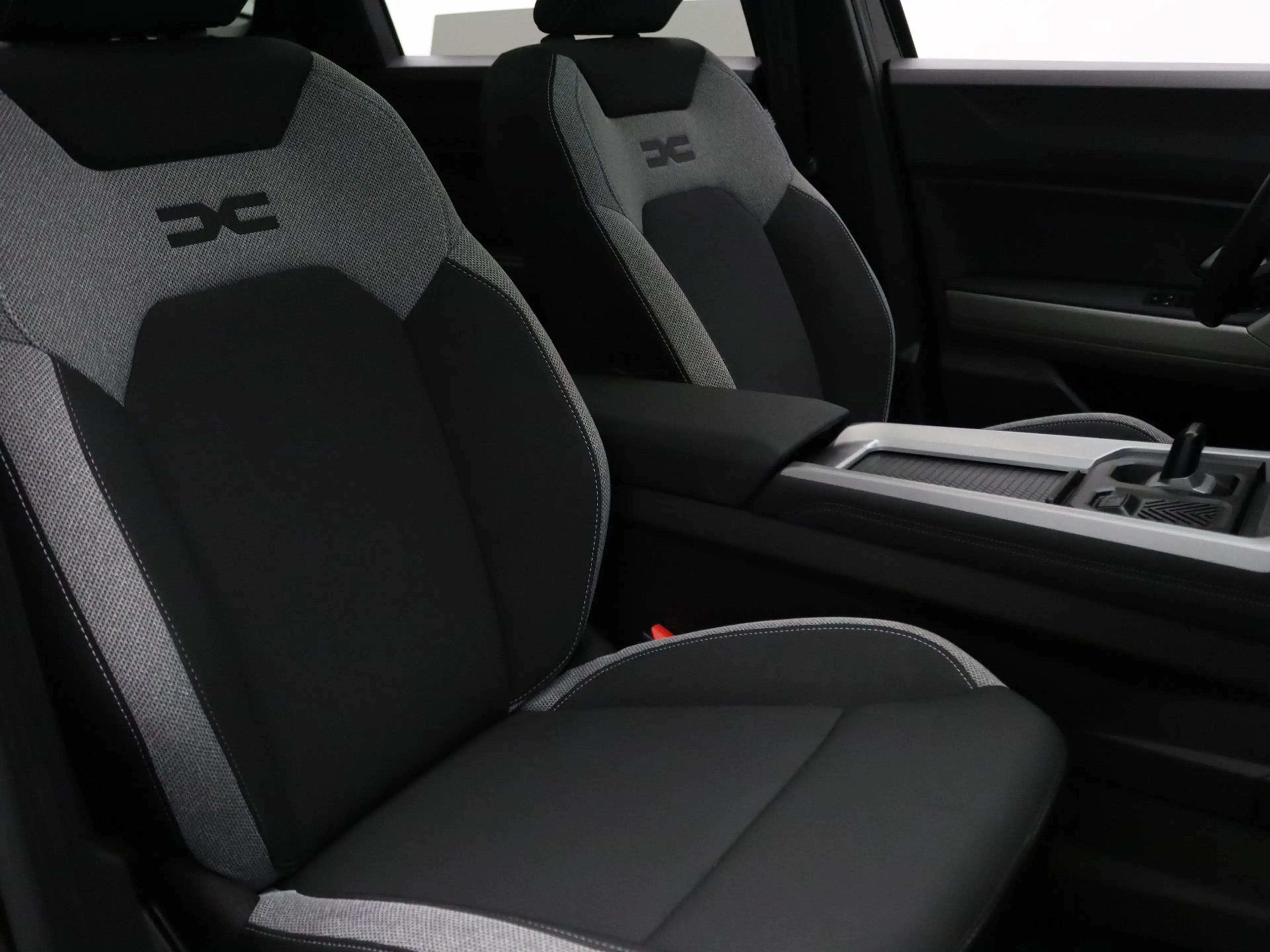 Dacia Bigster 155pk Hybrid Limited Edition Apple Carplay/Android — photo 34
