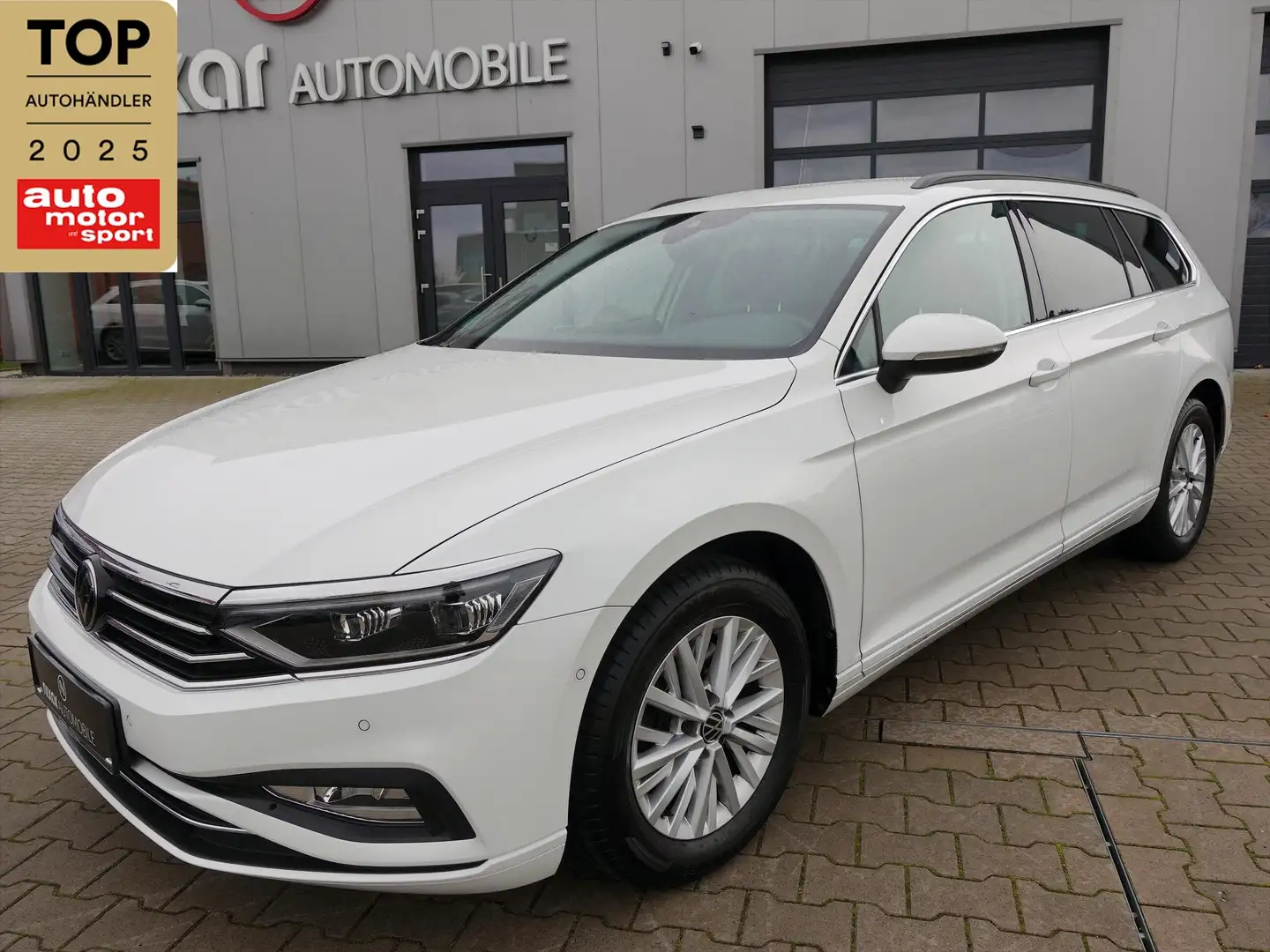 Volkswagen Passat Variant 2,0 TDI Variant Business DSG/AHK/Standhzg/DigiTach Weiß - 1