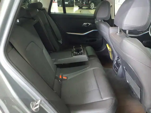 BMW 3 Series view 13