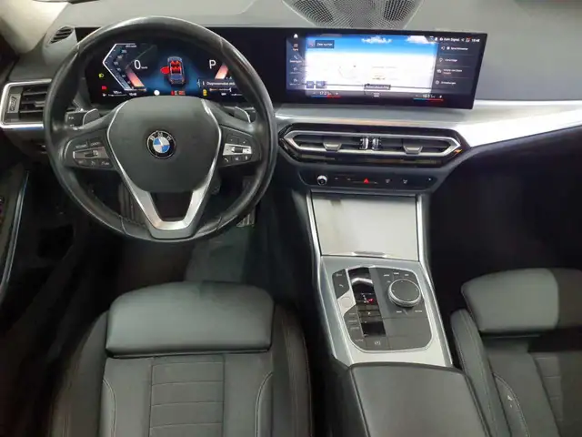 BMW 3 Series view 9