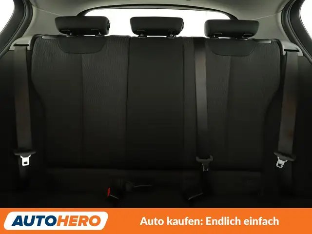 BMW 1 Series view 15