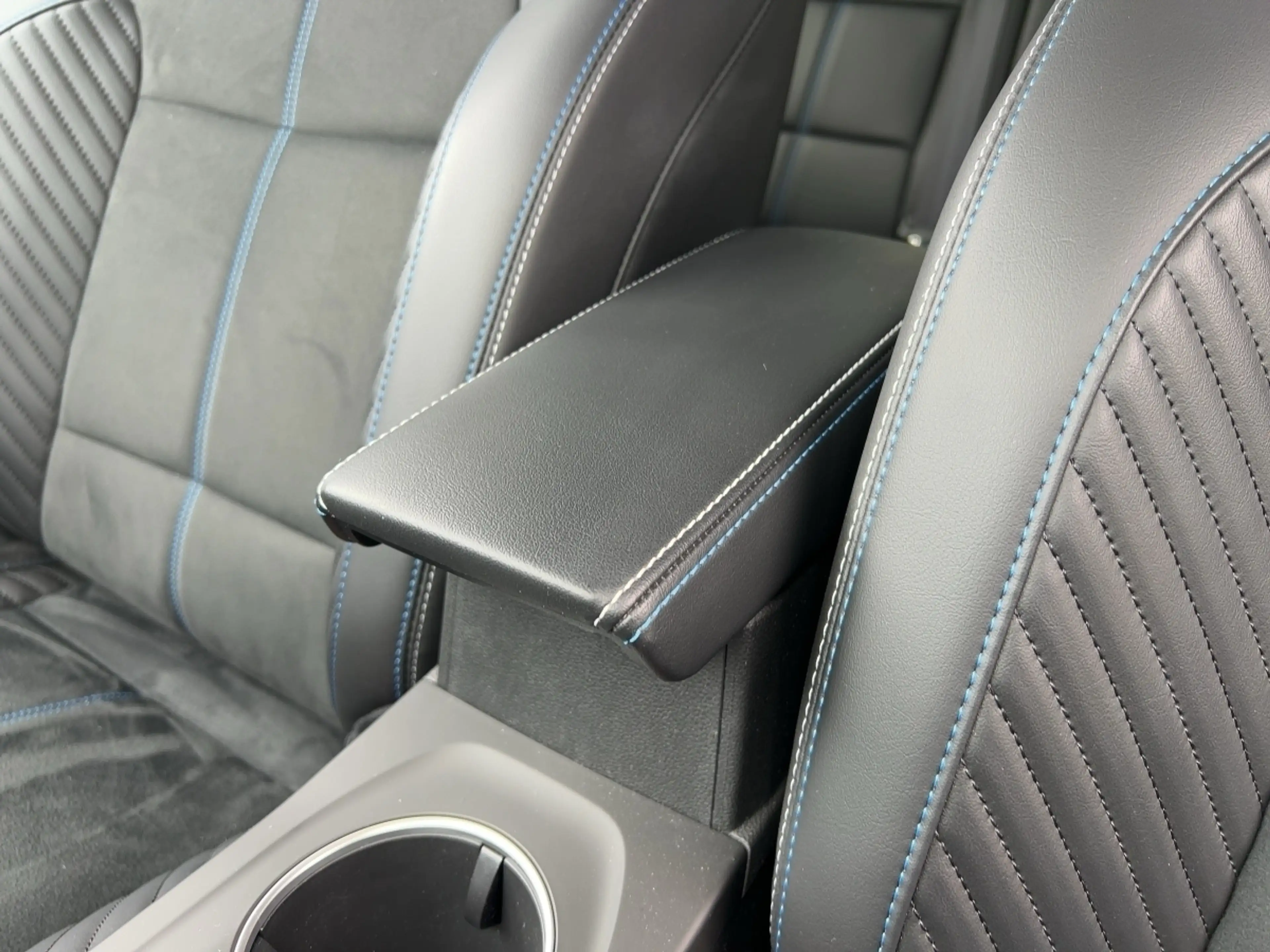 Renault Arkana ESPRIT ALPINE Mild Hybrid 160 EDC SHZ PDC — photo 18