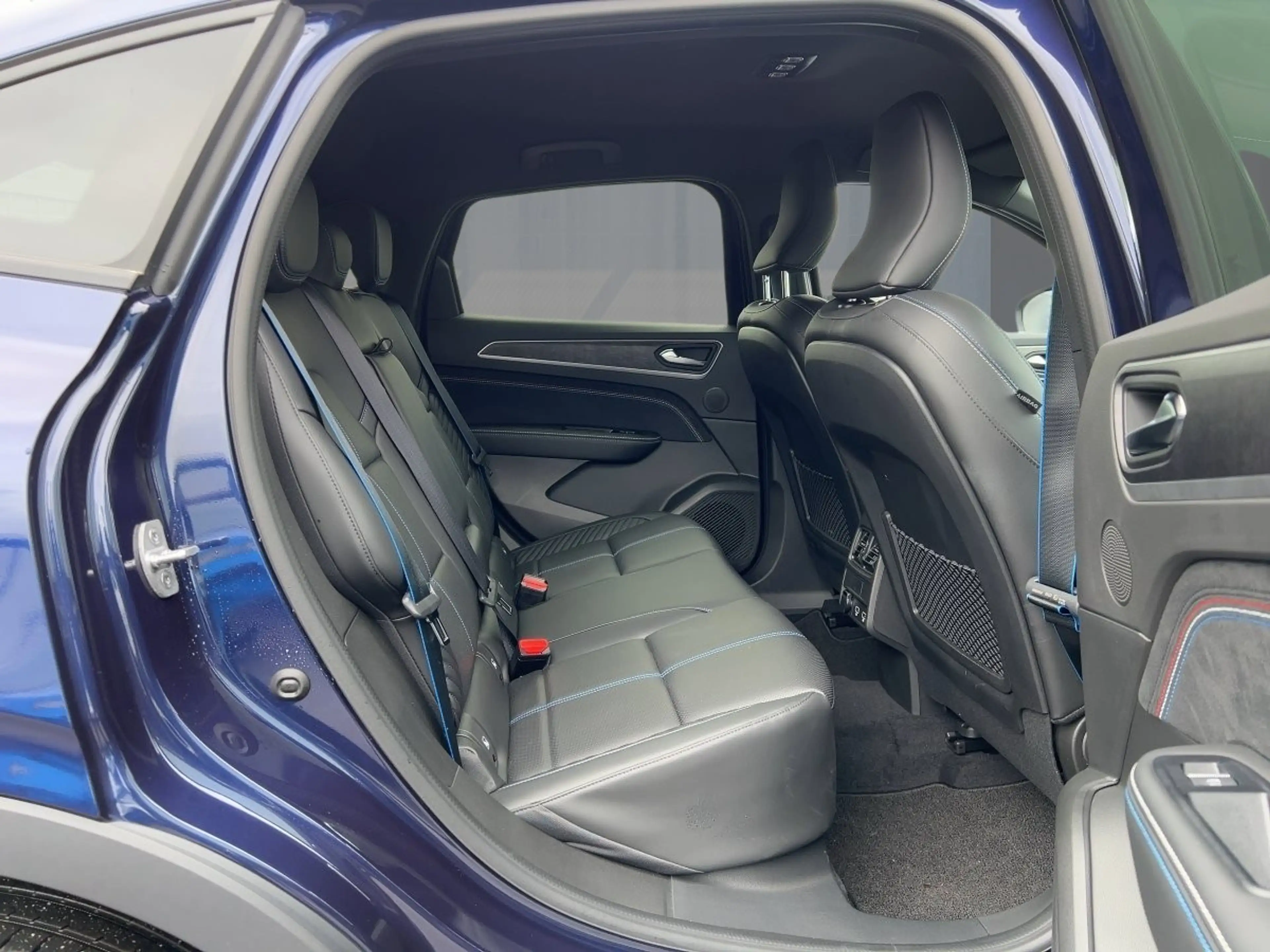 Renault Arkana ESPRIT ALPINE Mild Hybrid 160 EDC SHZ PDC — photo 9