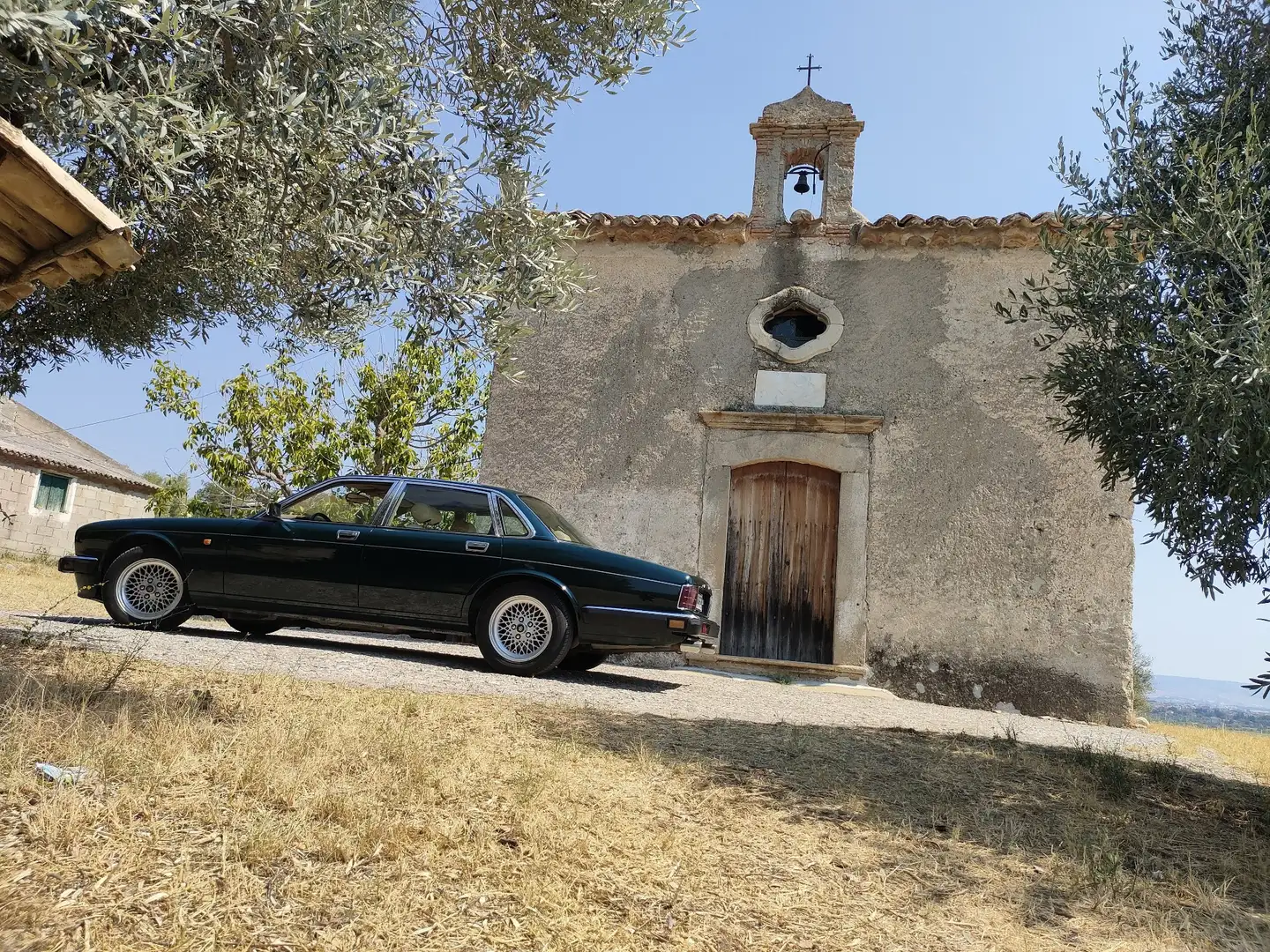 Jaguar XJ12 6.0 Daimler Double6 - 2