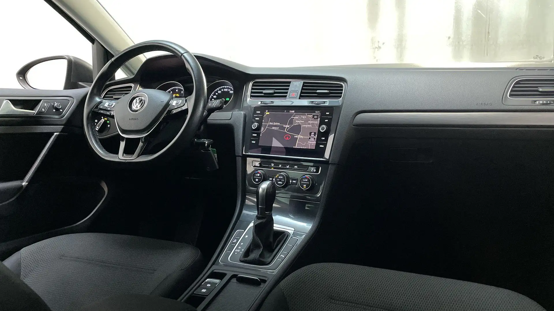 Volkswagen Golf Variant 1.0 TSI DSG Comfortline Navigatie Parkeersensoren Grey - 2