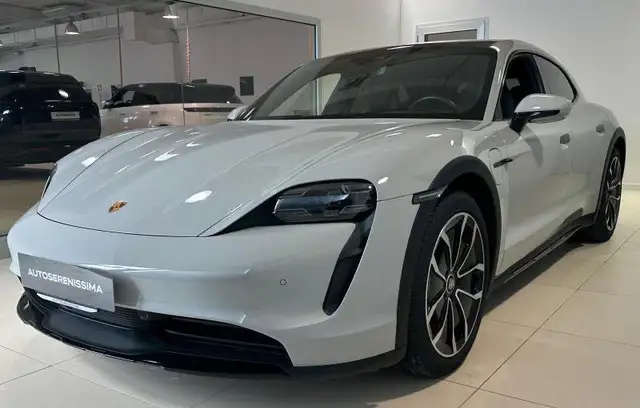 Porsche Taycan 4 Cross Turismo