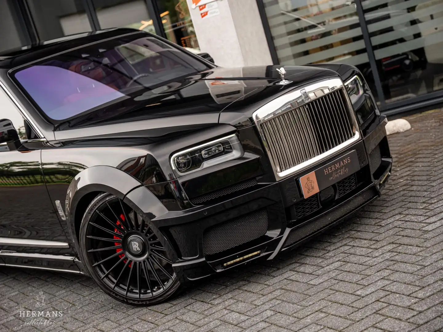 Rolls-Royce Cullinan 6.75 V12 / NOVITEC / Bespoke / Rear. entertainment Чорний - 2