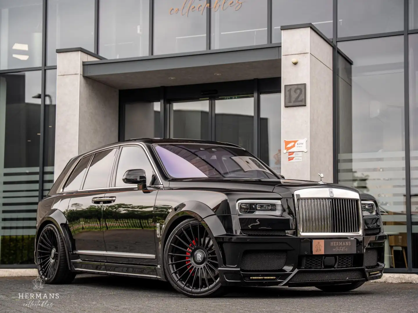 Rolls-Royce Cullinan 6.75 V12 / NOVITEC / Bespoke / Rear. entertainment Чорний - 1
