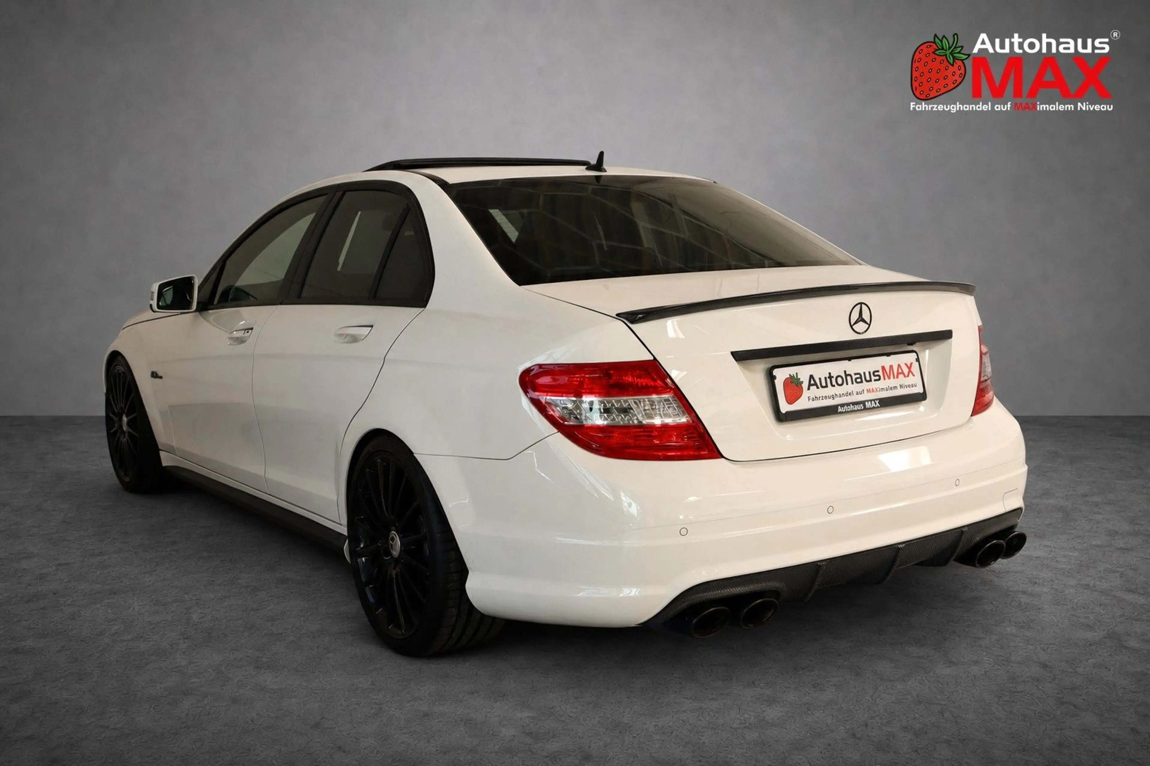 Mercedes-Benz C 63 AMG ~H/K~Carbon~DEUTSCH~2.Hand~Night Paket — photo 3