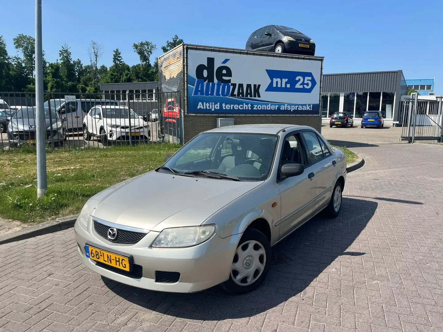 Mazda 323 1.3i Comfort Beige - 1