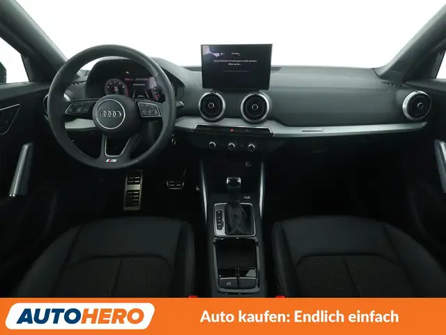 Audi Q2 view 12