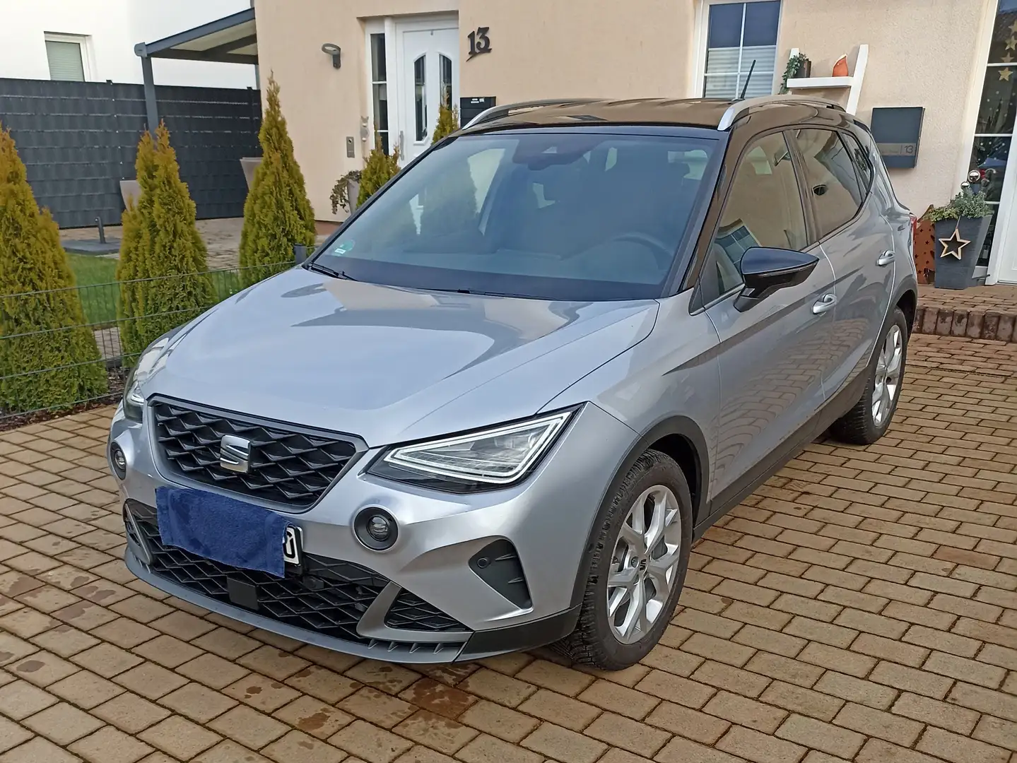 SEAT Arona Arona FR 1,5 TSI DSG/5J.Gar/Allw.Reifen/ACC/LED+ Silber - 1