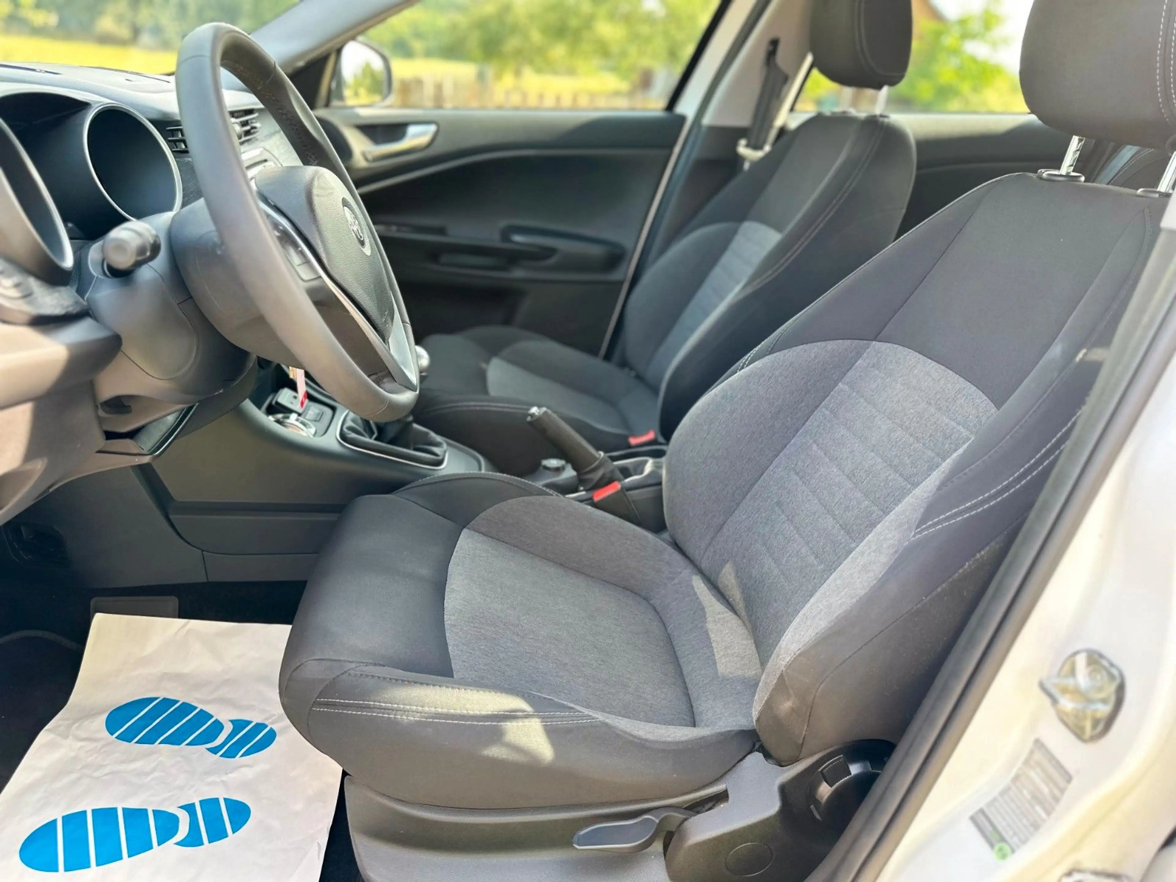 Alfa Romeo Giulietta *Sport*AC*Touch*BT*StartStop*AUX*USB*8x — photo 9